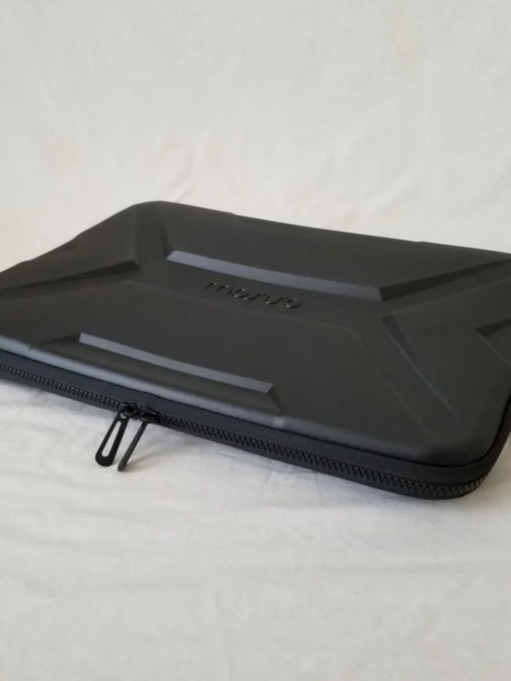 New in Box! Mosiso Rigid Shell Waterproof Laptop Computer Carrying Case w/Handle